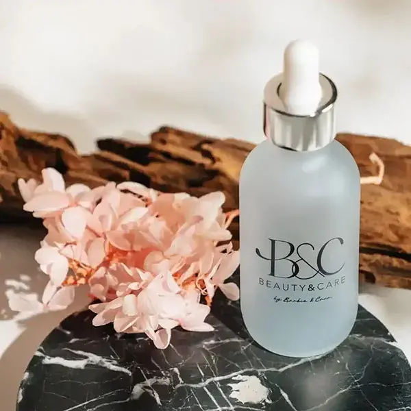 Diseño de envase cosmético y branding corporativo para B&C por Barucck